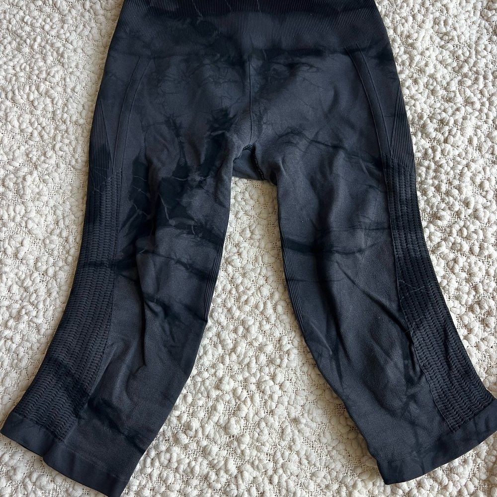 Lululemon Women’s Gray Leggings